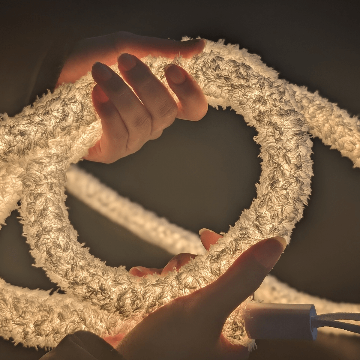Close up of Luz Macia LED 360 Flexible Rope Plush Light that has colour changing temperature (CCT).