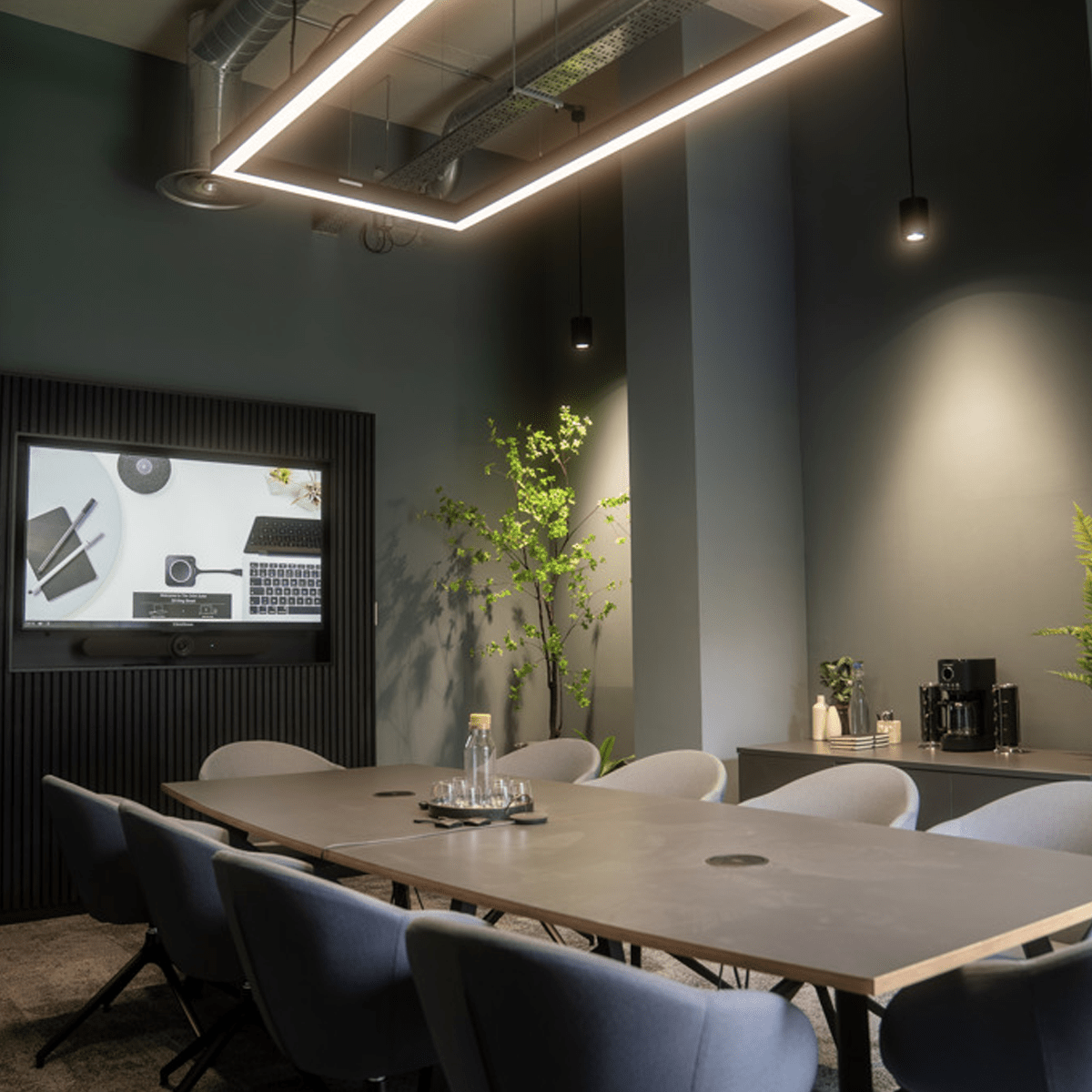 An Estrella Pro rectangle led light created by our lighting design team.